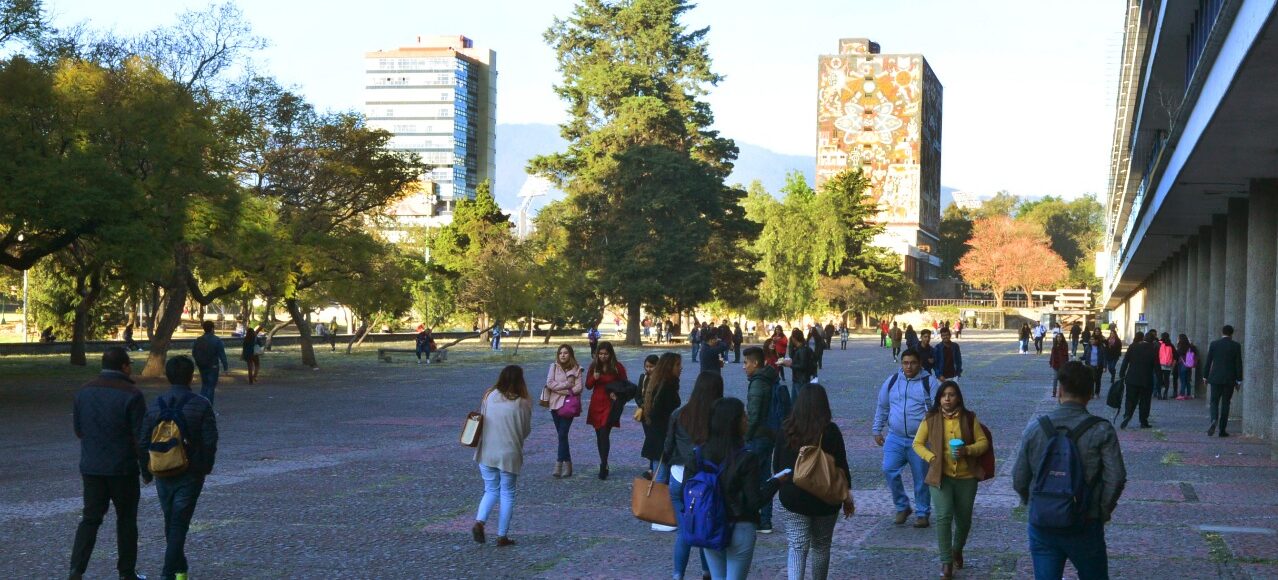 UNAM da fechas, sedes y horarios del examen de control presencial; en CDMX será en el Palacio de los Deportes - -