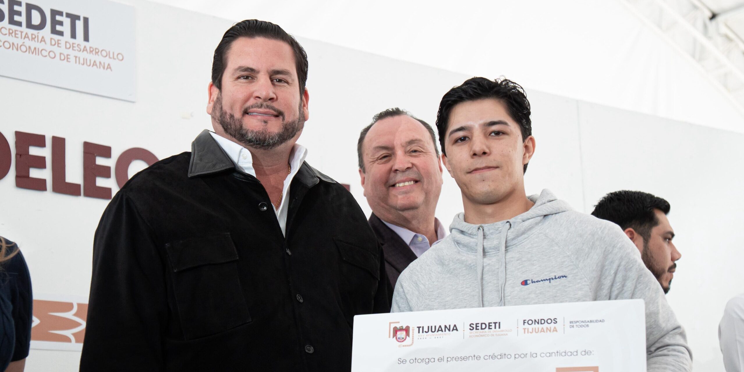 Entrega Ismael Burgueño más de 430 apoyos económicos para fortalecer el emprendimiento en Tijuana - Noticias de Actualidad de México y el Mundo -