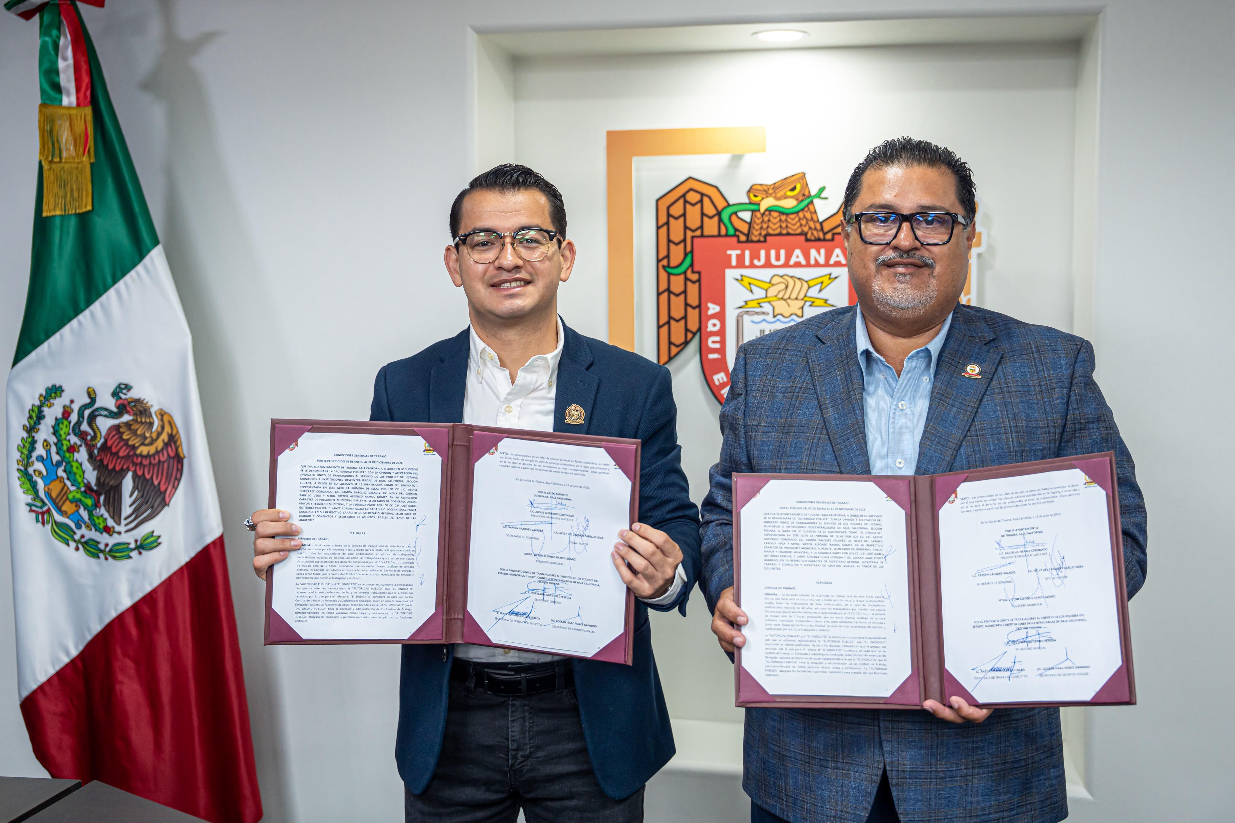 Firma alcalde Abdiel Gutiérrez Coronado y secretario general del Sindicato de Burócratas Condiciones Generales de Trabajo 2026 - Noticias de Actualidad de México y el Mundo -