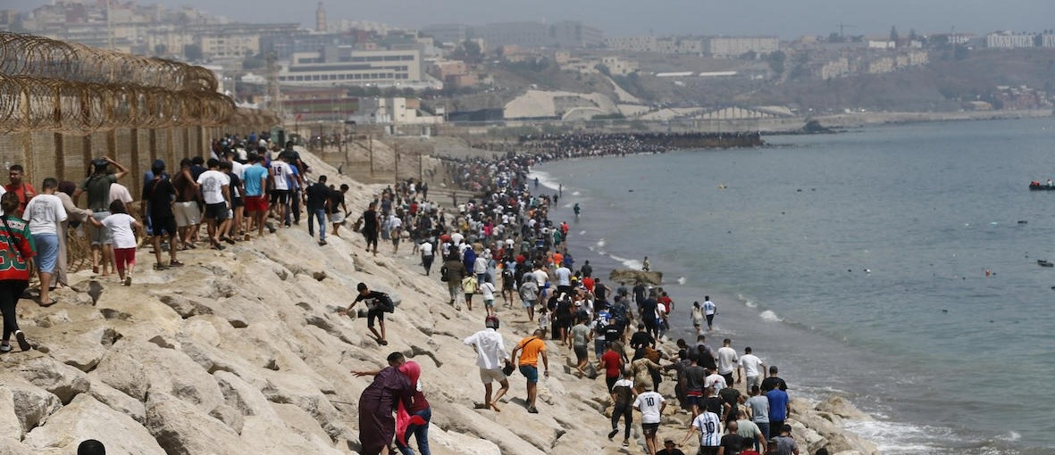 Emergencia fronteriza en Ceuta, España: 57 muertos y 50,000 migrantes desataron tensión política en Europa - -