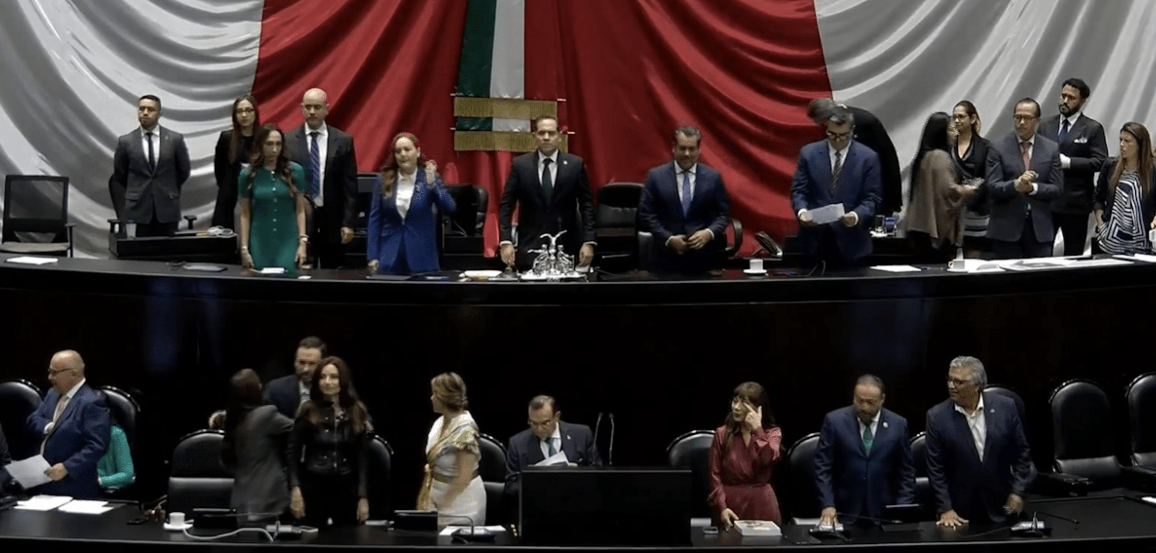 Raúl Bolaños-Cacho Cué del PVEM asume la Mesa Directiva de la Cámara de Diputados; 'Me quitaré la playera partidista' - -