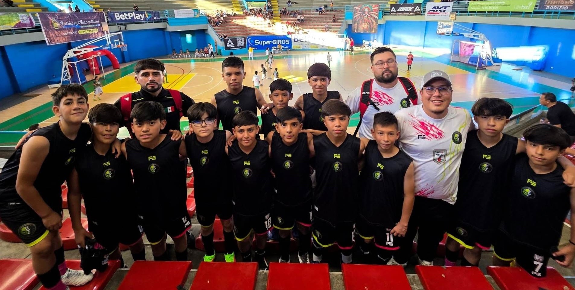 Equipo infantil de futbol de Tijuana quedó varado en Colombia tras terremoto; piden ayuda para volver a México - -