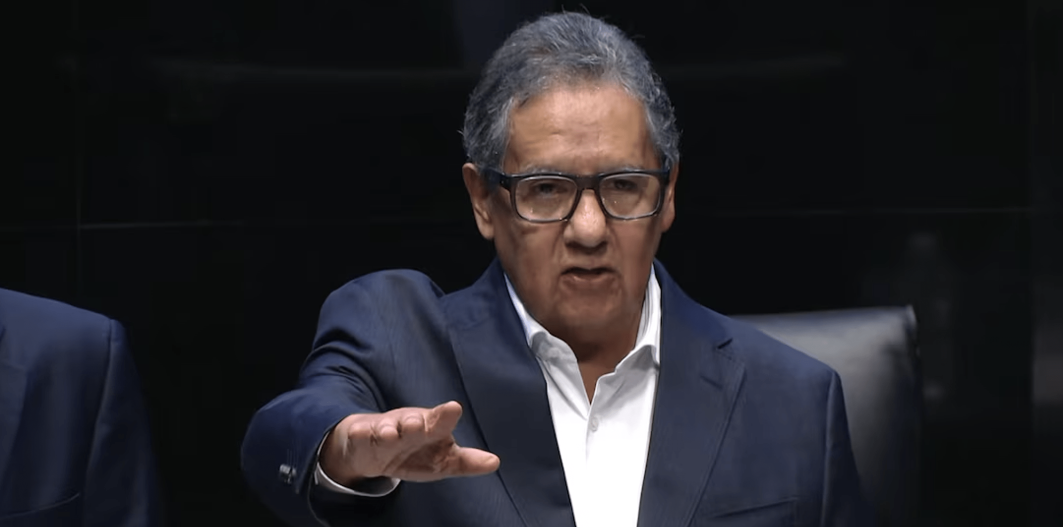 Higinio Martínez rindió protesta como presidente de la Mesa Directiva del Senado por un año - -