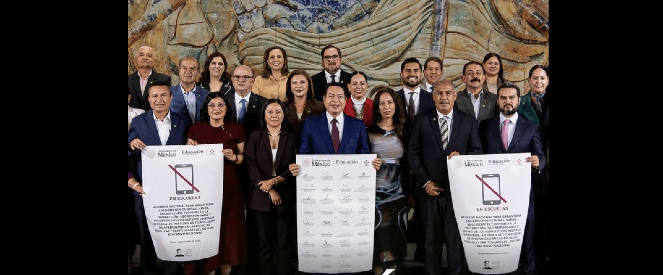 La SEP anuncia acuerdo para regular el uso de teléfonos celulares en las aulas del país - -