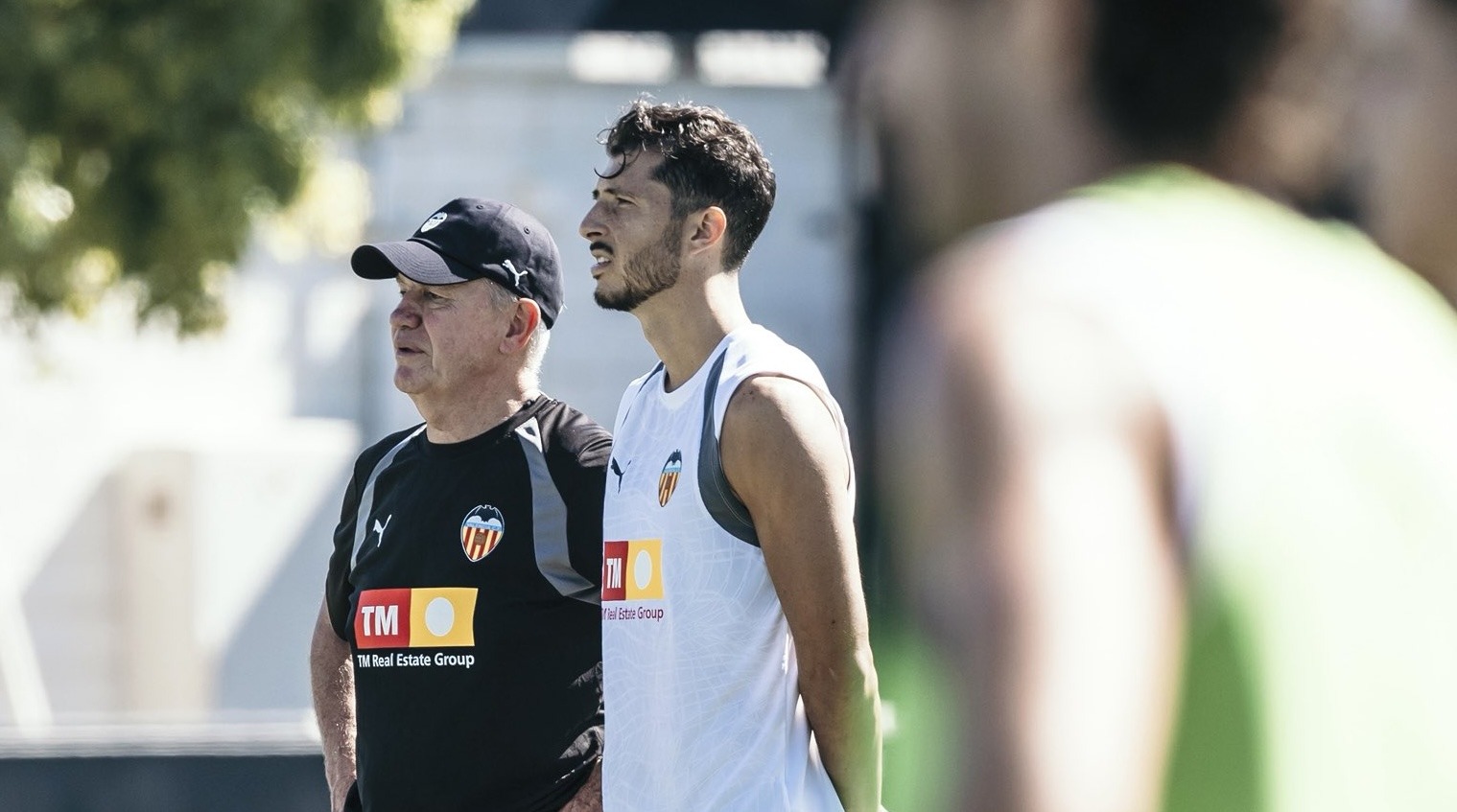 Javier 'El Vasco' Aguirre dirigió su primer entrenamiento al frente del Valencia, de España - -