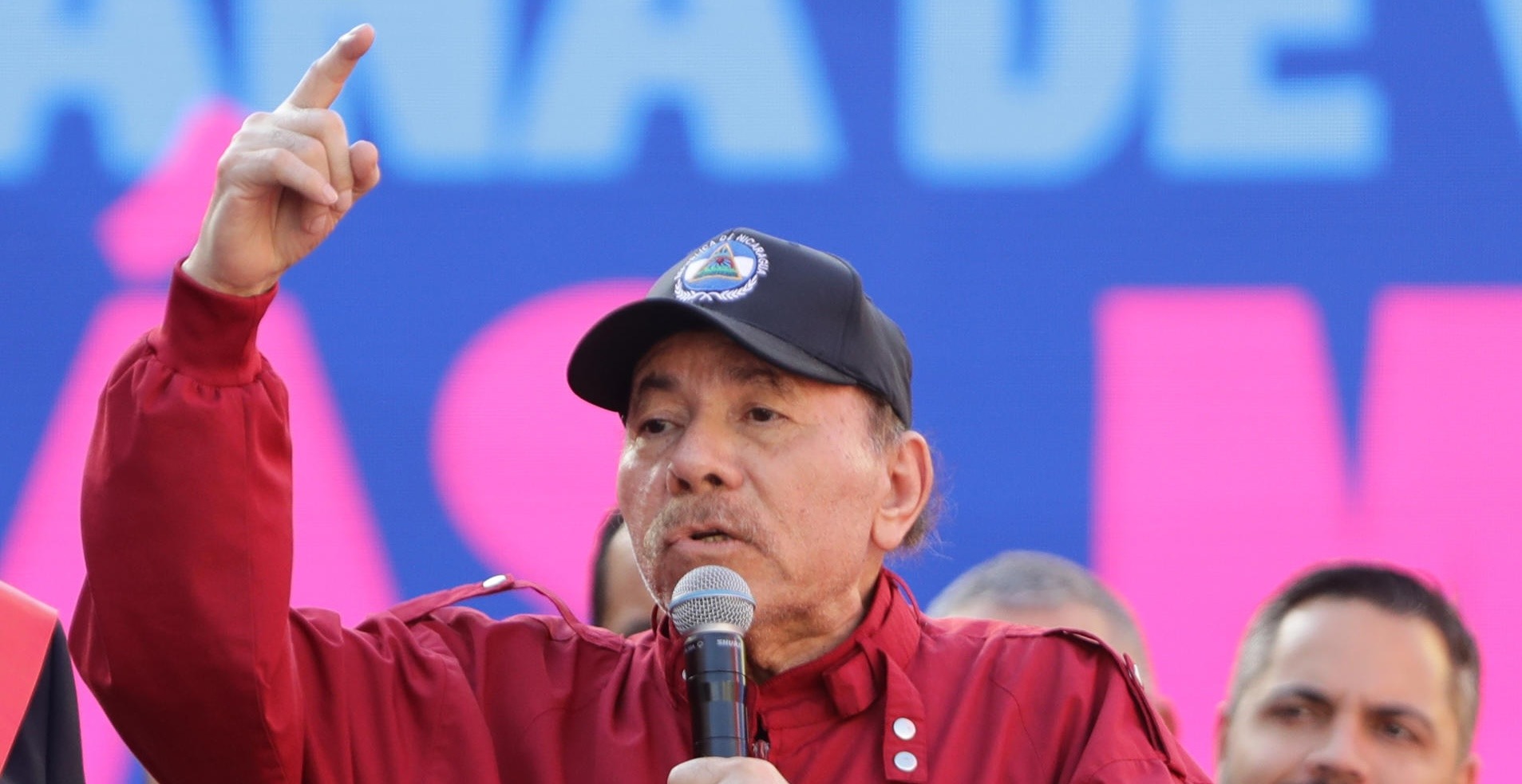 Daniel Ortega afirma que ni el gobierno ni el Ejército nicaragüense se rinden ante las amenazas de EU - -