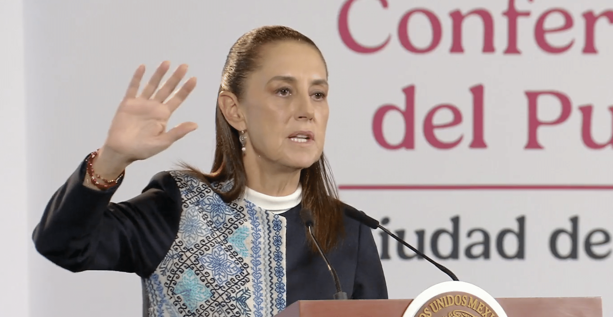 Sheinbaum instruye a Zoé Robledo a replantear oferta salarial 'dentro de lo posible' a trabajadores del IMSS tras rechazo en consulta - -