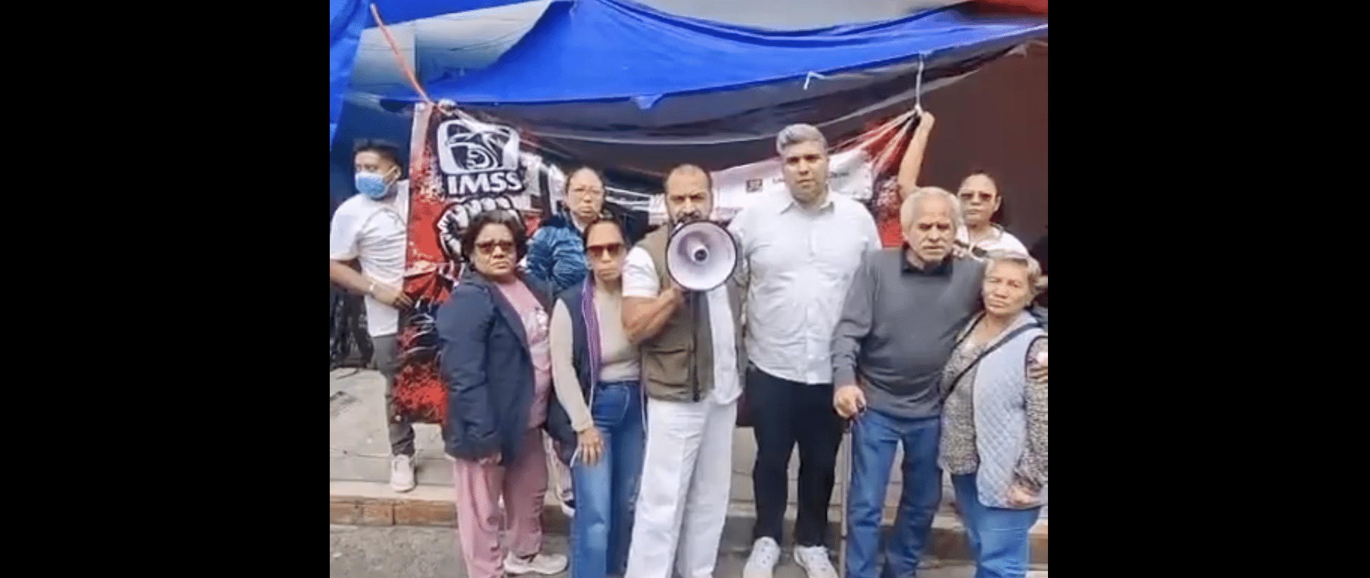 Trabajadores del IMSS rechazan propuesta de aumento salarial de Zoé Robledo y mantienen marchas en CDMX - -